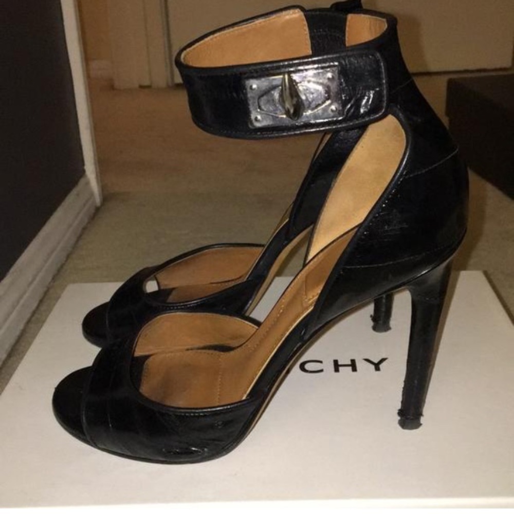Givenchy Eel Sharktooth Sandals